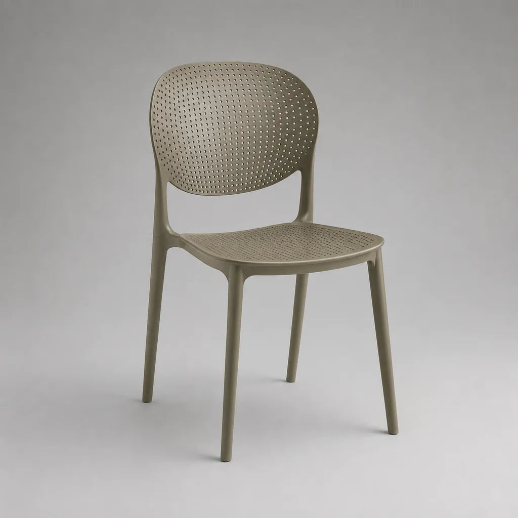 Esszimmerstuhl aus Polypropylen mit perforierter Rückenlehne, Graubeige, 50 × 53 × 82 cm